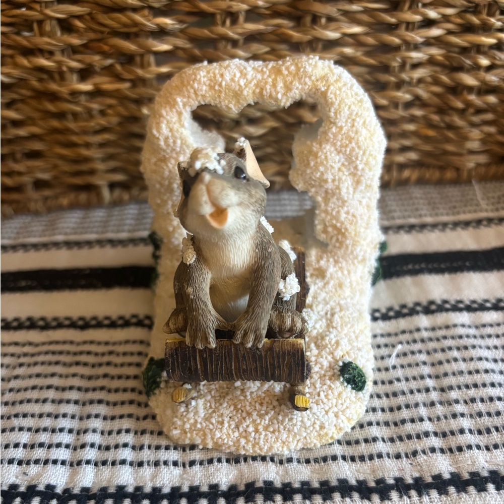 Charming Tails “Dashing Through The Snow” Winter Mouse Figurine